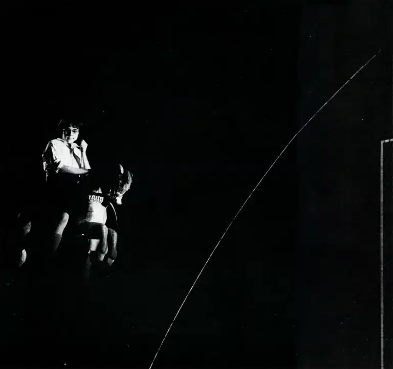 Pelléas et Mélisande de Debussy, Poème de Maurice Maeterlinck, Direction musicale: Sylvain Cambreling, Mise en scène: André Delvaux, Décors: Rolf Glittenberg, Costumes: Marianne Glittenberg, Dramaturgie: Michel Vittoz avec Pierre Thau, Jocelyne Taillon, Anthony Aoife Johnson, Jean-Philippe Lafont, Britt-Marie Aruhn, Luc Sommen, Xavier Tamalet, Bruxelles, Opéra national, 1984, Photos Paul Versele