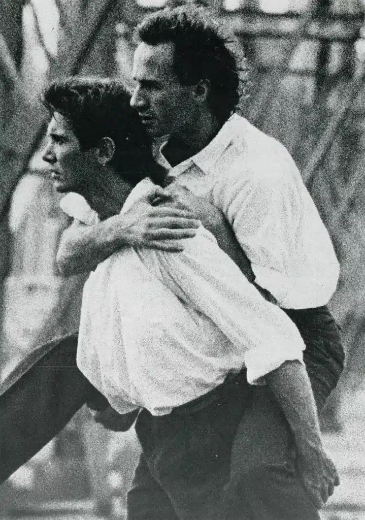 Qu'est-ce qui est blanc et noir et qui fume ?chorégraphie de Catherine Tardif Photo Robert Etcheverry 