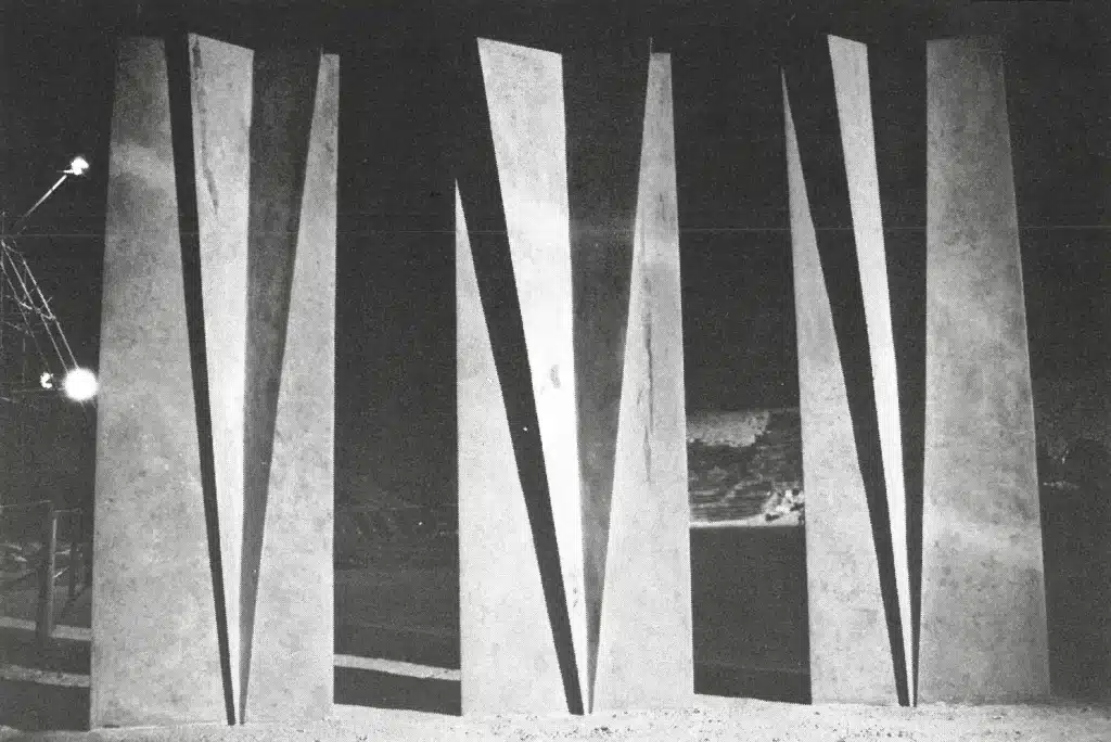 Givelkne, portes d'entrée de l'espace scénique