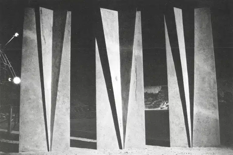 Givelkne, portes d'entrée de l'espace scénique