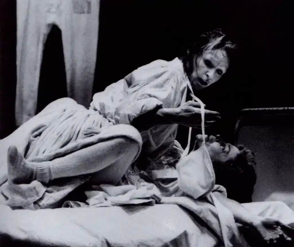 FRAUEN. KRIEG. LUSTSPIELE de T. Brasch. Schiller Theater, l 990. Photo Thomas Räse.