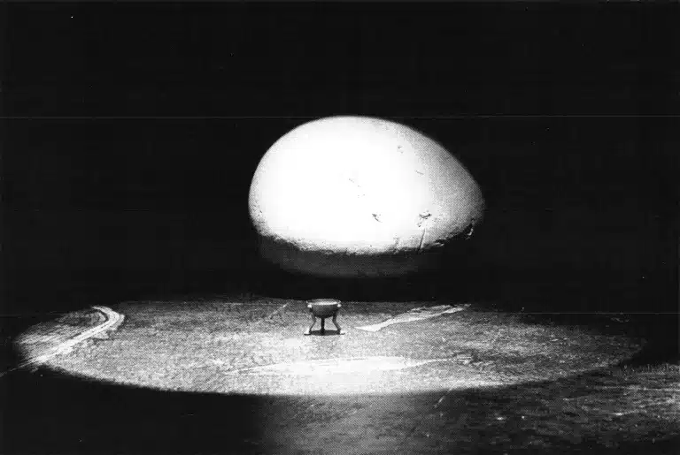 BÉRÉNICE de Racine. Mise en scène de Klaus Michaël Grüber, scénographie de Gilles Aillaud. Photo P.O. Deschamps.