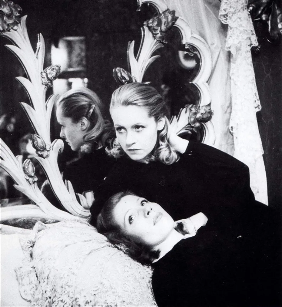 Yvette Etiévant, Monique Mélinand