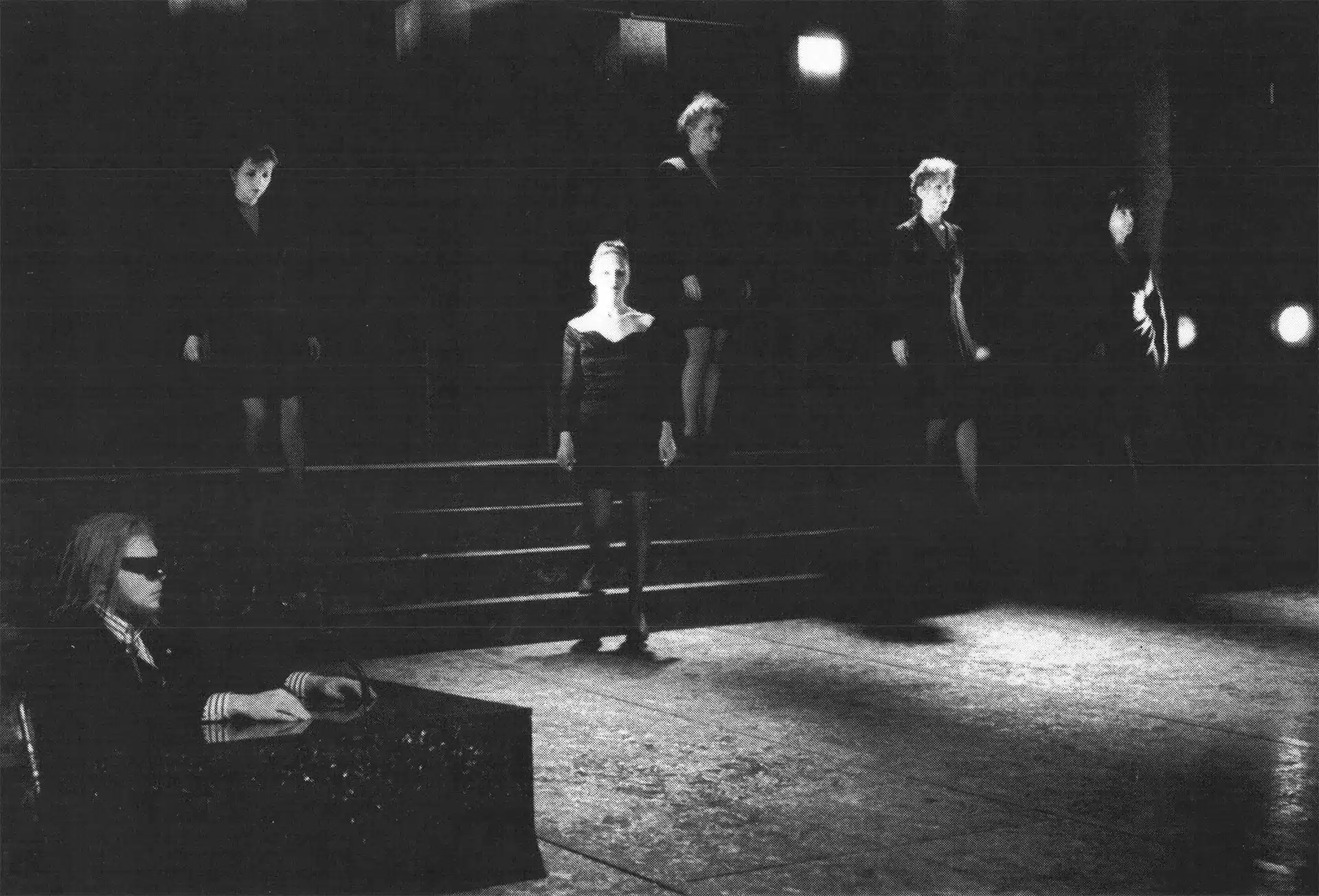 François Sikivie, Véronique Stas, Sofia Leboutte, Mireille Bailly, Anne-Marie Loop, Janine Godinas. TRASH (A LONELY PRAYER).