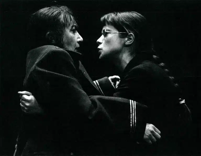 Janine Godinas et Candy Saulnier dans SCANDALEUSES de Jean-Marie Piemme, mise en scène Philippe Sireuil, Théâtre Varia. Photo Danièle Pierre.