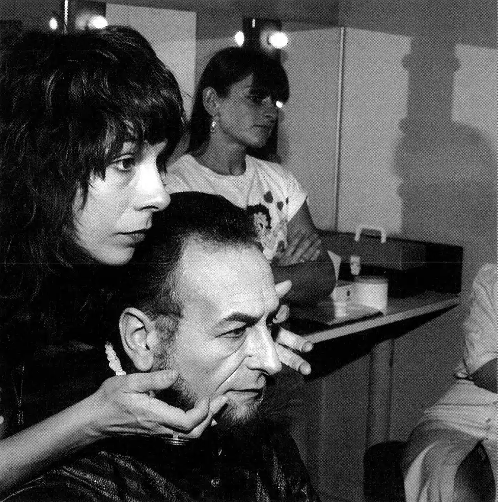 Antoine Vitez dans sa loge pendant les répétitions d'ELECTRE de Sophocle, 1986 et se préparant au rôle de Don Pélage dans LE SOULIER DE SATIN de Claudel, 1987. Photos Lionel Fourneaux.