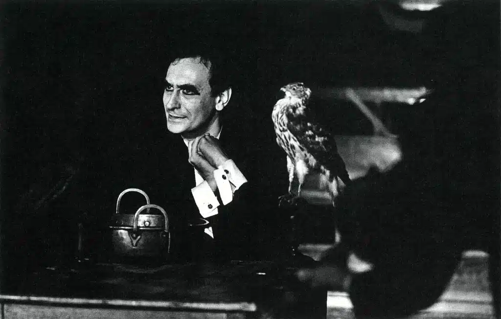 Antoine Vitez dans FAUST de Goethe, scénographie Claude Engelbach, 1972. Photo Nicolas Treatt.