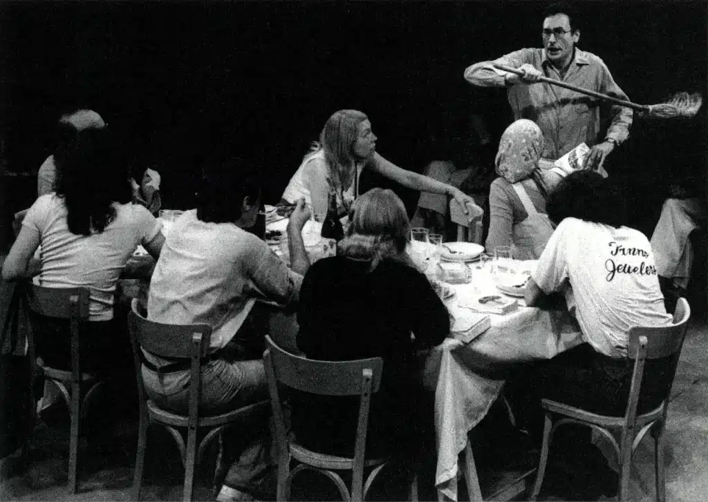 De face Agnès Vanier et Antoine Vitez dans CATHERINE d’après
LES CLOCHES DE BALE d'Aragon, 1975. Photo Claude Bricage 