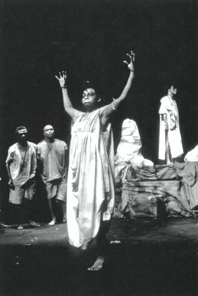 ET LES CHIENS SE TAISAIENT d’Aimé Césaire. Mise en scène d'Hervé Denis, Festival de Limoges 1993. Photo Catherine Millet. 