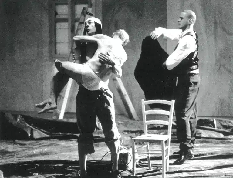 Antoine Fayard, Philippe Lehembre, Mathias Mlekuz dans LE PAIN DE ROMÉO d'Olivier Py. Photo A. Fonteray.