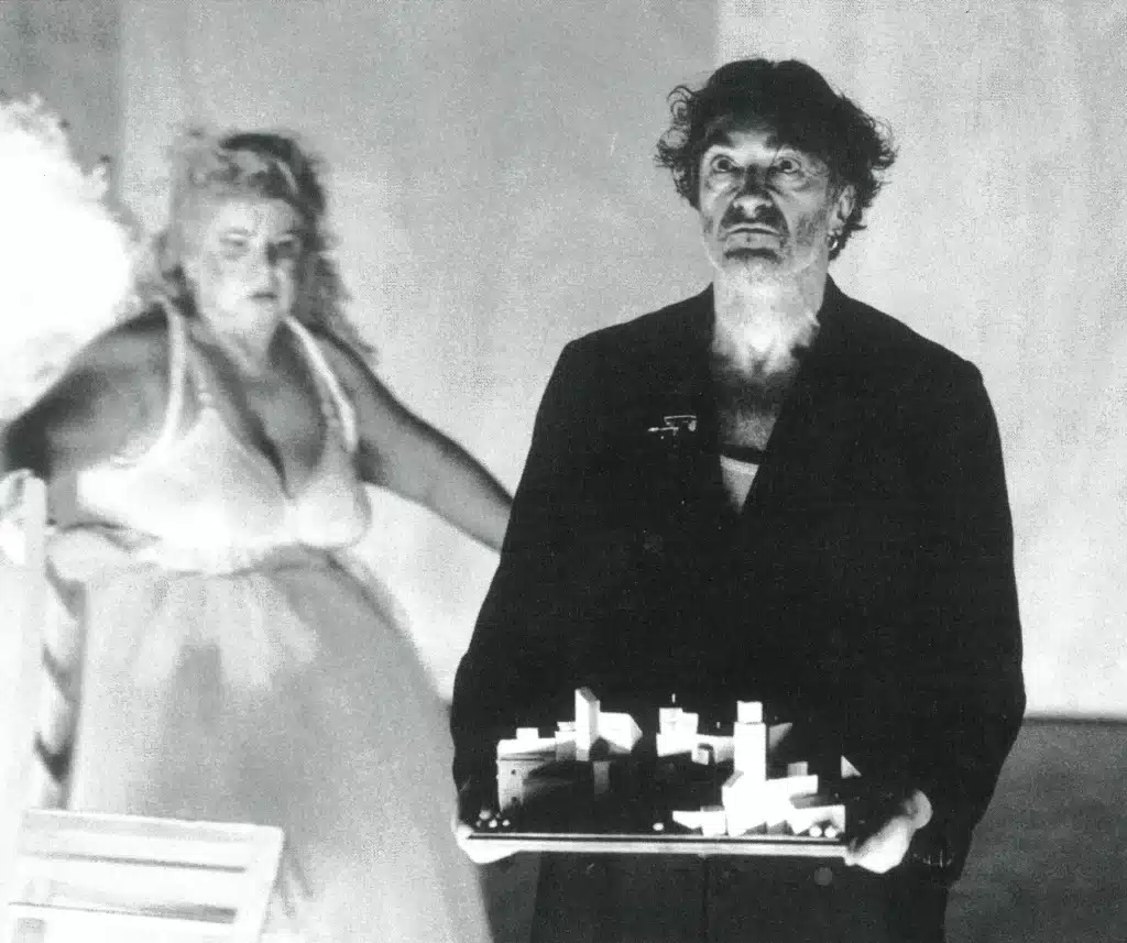 Yvette Petit et Gilbert Beugniot dans LA PANOPLIE DU SQUELETTE d'Olivier Py. Photo À. Fonteray.