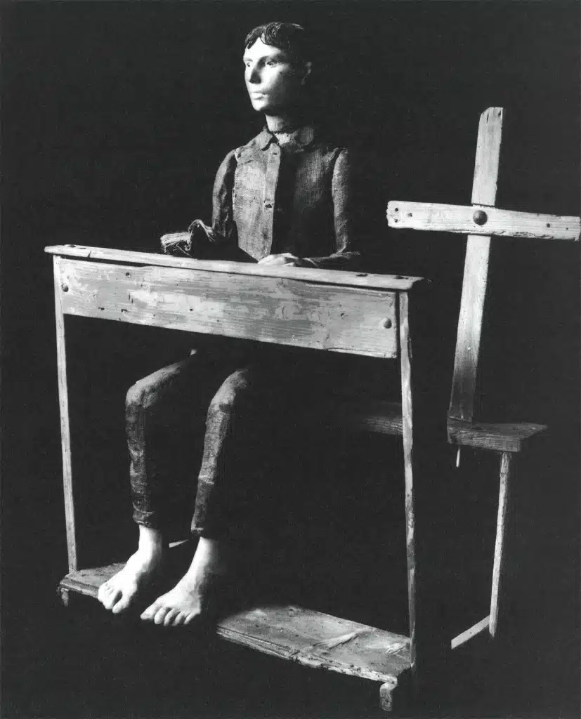 Modèle de sculpture pour la tombe de la mère de Tadeusz Kantor, «Un banc de la classe morte», 1987, collection de la Cricothèque. Photo J. Podlecki. 