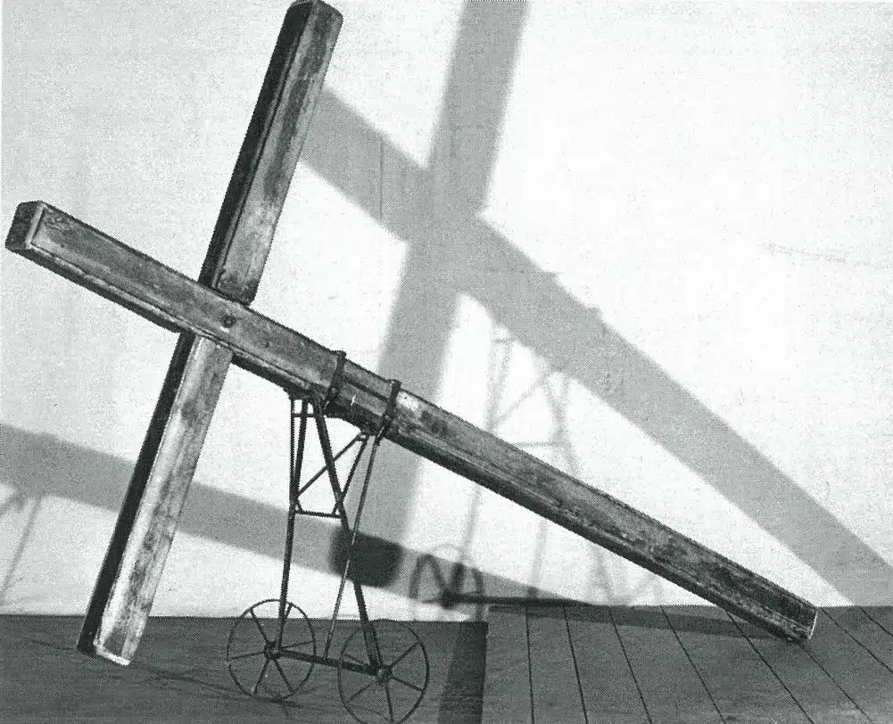 WVIELOPOLEWIELOPOLE, Théâtre Cricot 2, Cracovie, 1980. Véhicule funèbre, collection de la Cricothèque. Photo J. Borowski. 