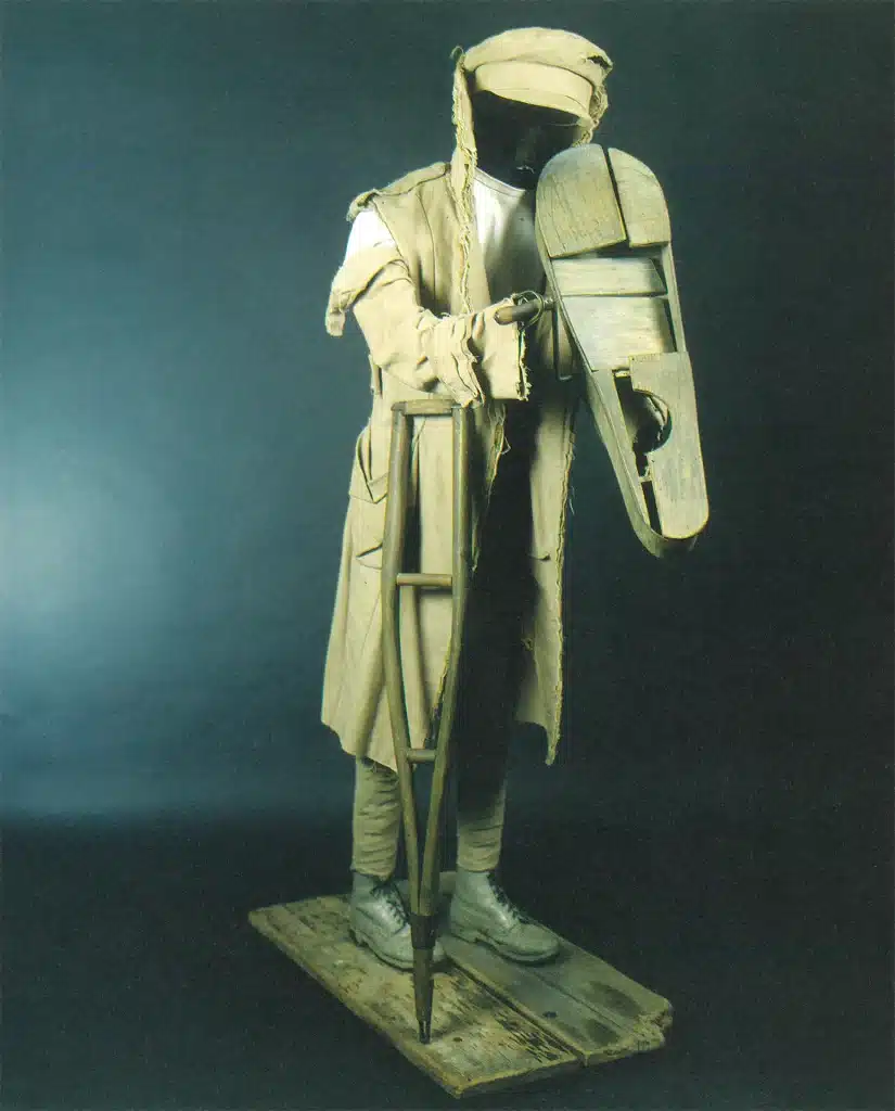 Costume d’Oncle Stas, le Déporté, WIELOPOLE, WIELOPOLE, Théâtre Cricot 2, Cracovie, 1980, collection de la Cricothèque. Photo P. Oles.