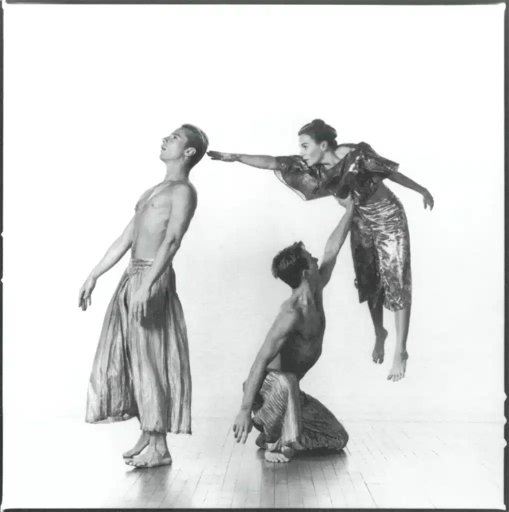 Diane Madden, Lance Gries, Wil Swanson, FORAY FORÊT,
chorégraphie de Trisha Brown. Photo Lois Greenfield.