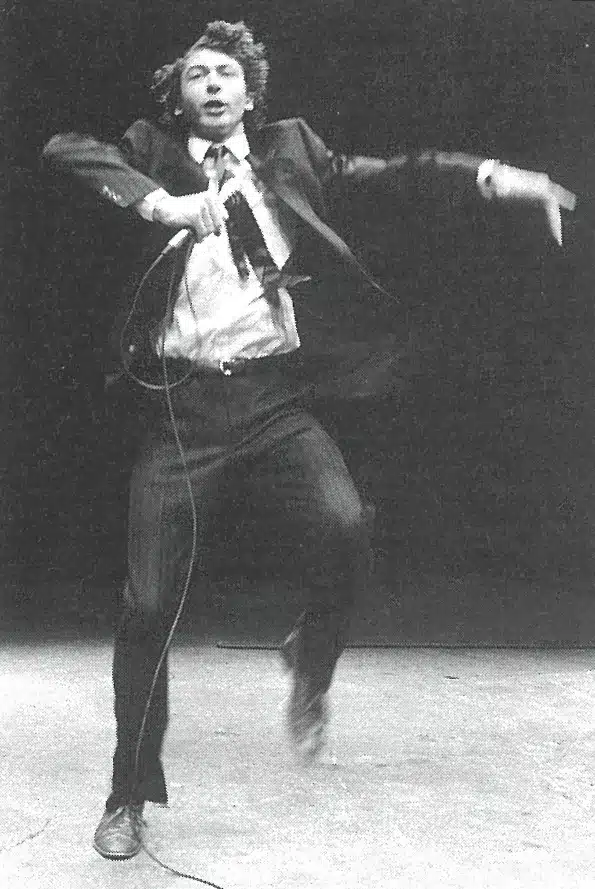 GILBERT SUR SCÈNE de et par Yves Hunstad, à l'Atelier Sainte-Anne, 1985. Photo Viviane Bolland. 