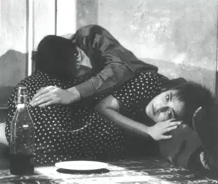 Thierry Lefèvre et Muriel Jacobs dans ELLE DISAIT DORMIR POUR MOURIR de Paul Willems, mise en scène de Frédéric Dussenne au Rideau de Bruxelles, 1992. Photo Daniel Locus.