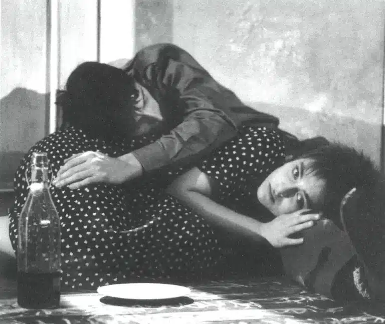 Thierry Lefèvre et Muriel Jacobs dans ELLE DISAIT DORMIR POUR MOURIR de Paul Willems, mise en scène de Frédéric Dussenne au Rideau de Bruxelles, 1992. Photo Daniel Locus.