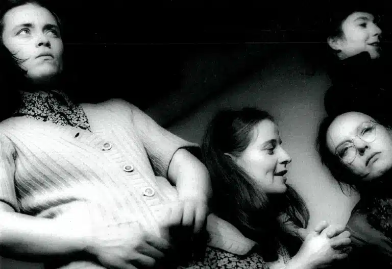 Muriel Jacobs, Michèle Schor, Jacqueline Bollen, Claire Bodson, dans LES MANGEUSES DE CHOCOLAT de Philippe Blasband, mise en scène de l’auteur. Photo Jorge Léon/Coto de Caza.