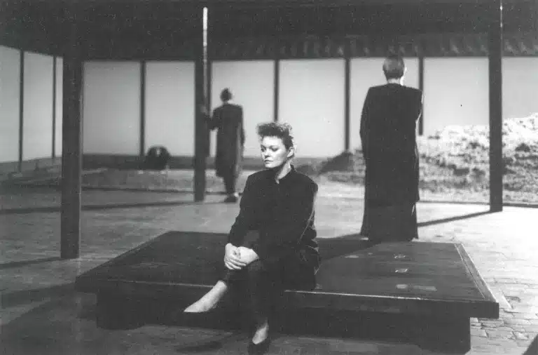 Marie-Pierre Meinzel dans CASSANDRE, de Michèle Fabien, d’après Christa Wolf. Mise en scène de Marc Liebens, 1995. Photo Marie-Françoise Plissart.