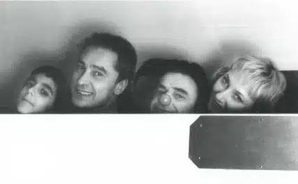 Sandro Lovicu, Salvatore Falletta, Patrick Beckers, Fabienne Stassin, dans LE CLOWN ET L'ENFANT SOMBRE de Thierry Debroux aux Midis du Rideau de Bruxelles, 1994. Photo Daniel Locus.