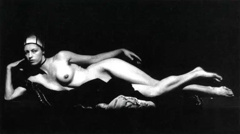 Lilian Bruinsma dans LES DERNIÈRES HALLUCINATIONS DE LUCAS CRANACH, L'ANCIEN de Patrick Bonté. Mise en scène de l’auteur et de Nicole Mossoux. Photo M. Wajnrych.