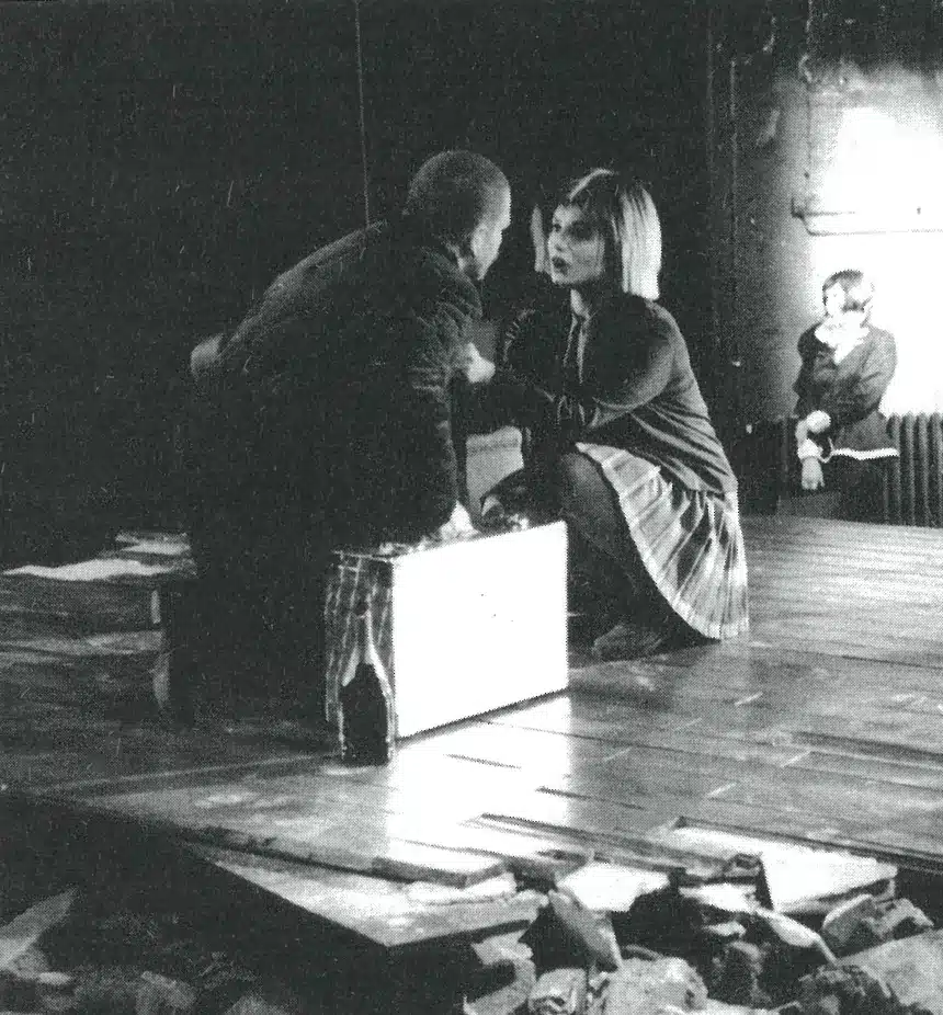 Bernard Graczyk, Virginie Thirion, Nicole Duret dans MILLE MORTS de Luc Dellisse, mise en scène d'Alain Cofino Gomez. 