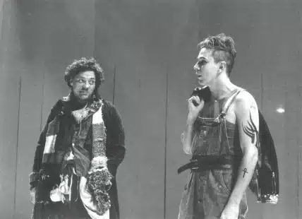 François Sikivie, Bernard Sens, dans UN HOMME DE COMPAGNIE, de Jean Louvet, mise en scène d’Armand Delcampe à l'Atelier Théâtral de Louvain-la-Neuve, 1994. Photo Serge Simon.