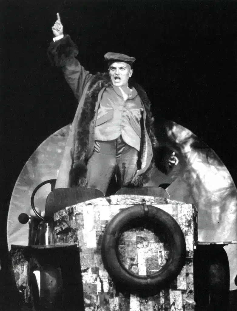Jean-Marie Pétiniot dans MAÎTRE PUNTILA ET SON VALET MATTI de Bertolt Brecht. Mise en scène d’Armand Delcampe. (1997) Photo Denis Delcampe.