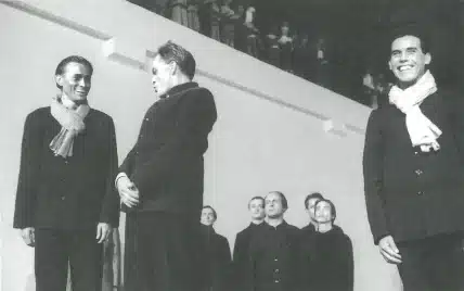 L'AVENTURE TERRIBLE MAIS INACHEVÉE DE NORODOM SIHANOUK d'Hélène Cixous au Théâtre du Soleil. Mise en scène d'Ariane Mnouchkine. Photo Martine Franck, Magnum.