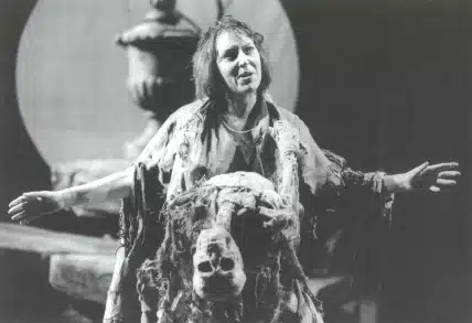 Jenny Stoller dans THE CASTLE de Howard Barker, mise en scène Kenny Ireland. Photo Siephen Vaughan.