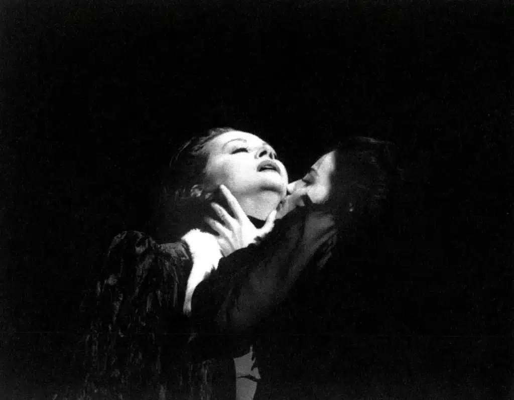 Martine Lepage et Fabienne Rocaboy dans SEPT LEAR. 