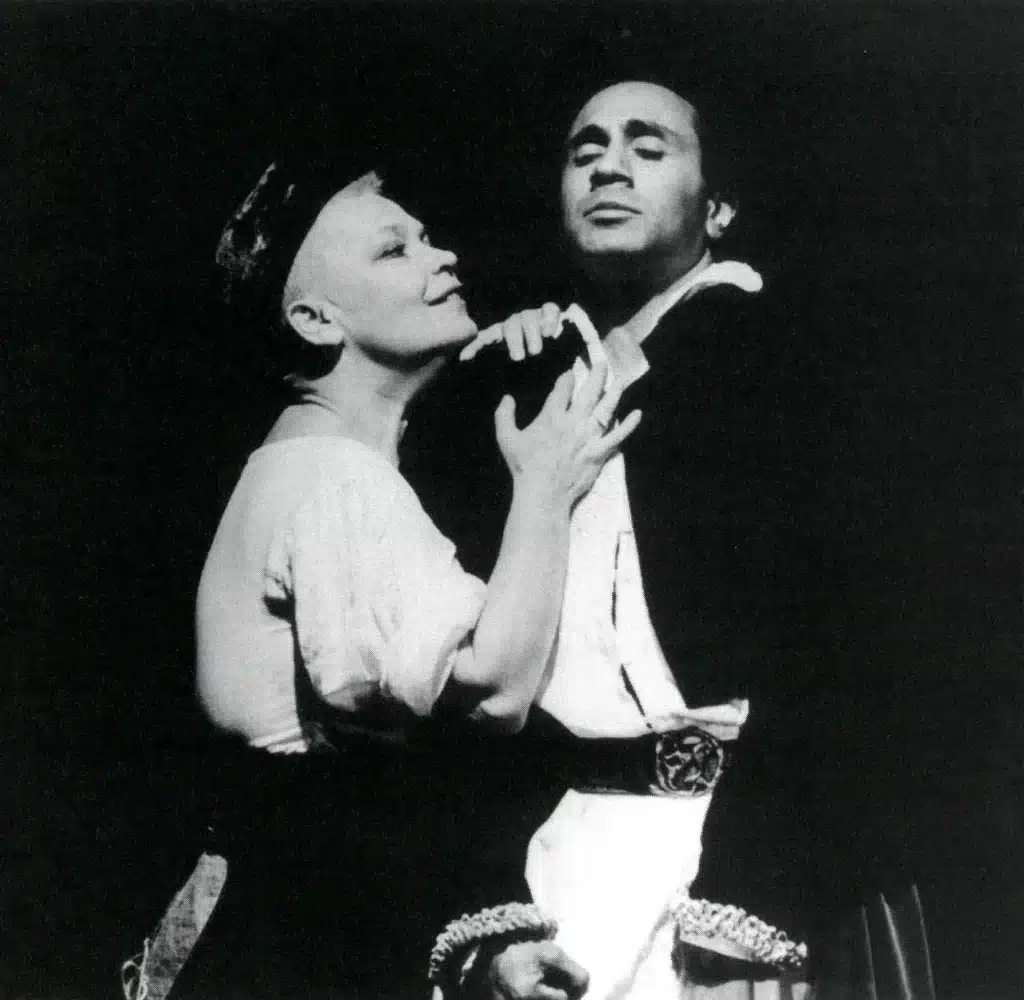 Gita Munte et Amitay Yaish dans TABLEAU D'UNE EXÉCUTION de Howard Barker, mise en scène Ofira Henig. Photo Gade Dagon.