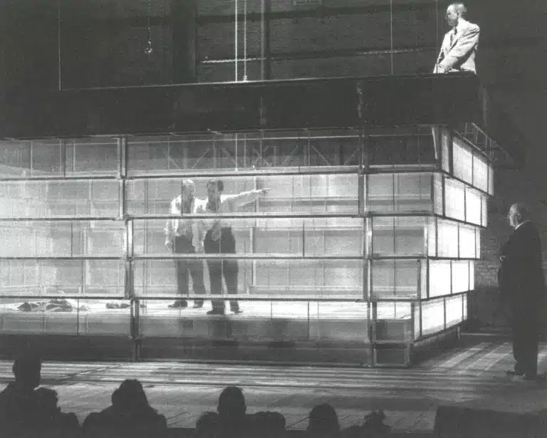 François Joinville, Benoît van Dorslaer, Philippe Grand’Henry et Max Parfondry dans SAINTE JEANNE DES ABATTOIRS de Bertolt Brecht, mise en scène Lorent Wanson. Photo Marie-Françoise Plissart.
