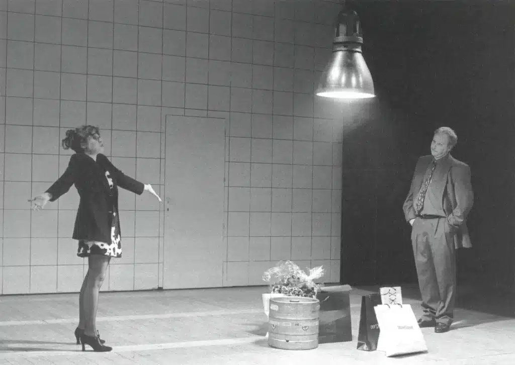 Édith van Malder et Olivier Gourmet dans LE CAFÉ DES PATRIOTES de Jean-Marie Piemme, mise en scène Philippe Sireuil. Photo Véronique Vercheval.