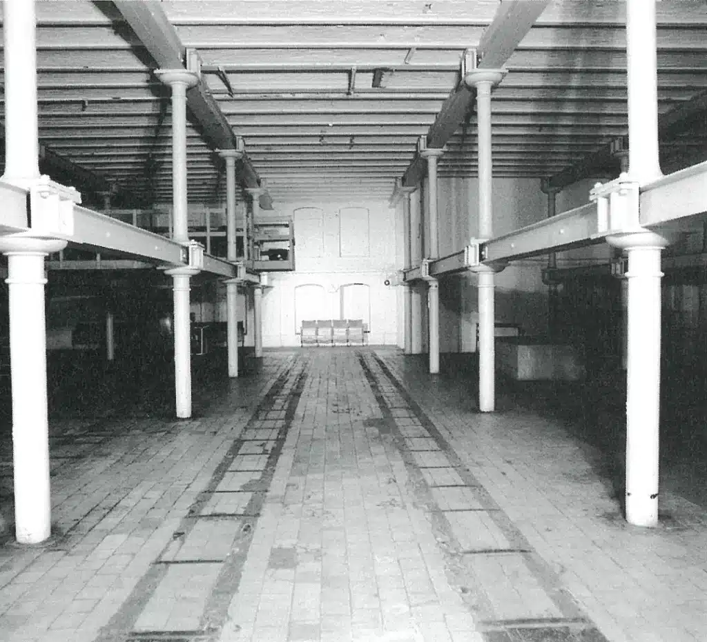 La Raffinerie du Plan K,
avant les travaux.
Photo Carlos da Ponte.