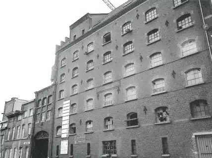 La Raffinerie du plan K, août 1998. Photo Vincent Lebrun.