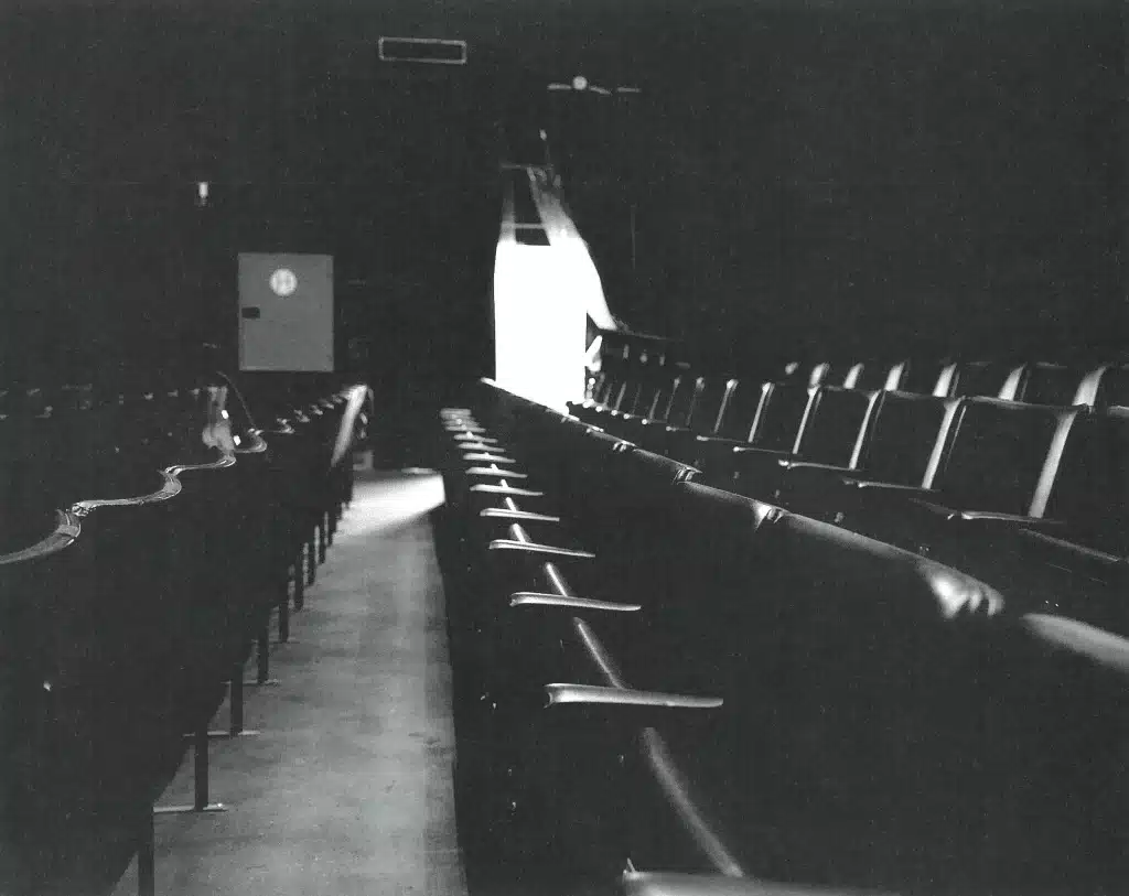 Le Théâtre 140, août 1998. Photos Vincent Lebrun.