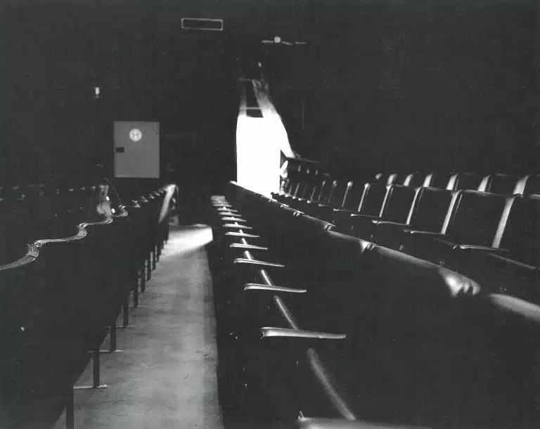 Le Théâtre 140, août 1998. Photos Vincent Lebrun.