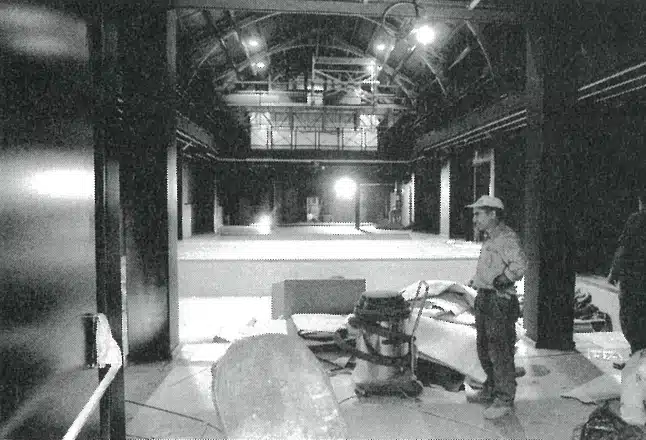 Les Halles de Schaerbeek, travaux avant le début de la nouvelle saison, 3 septembre 1998.
Photos Christian Carez.