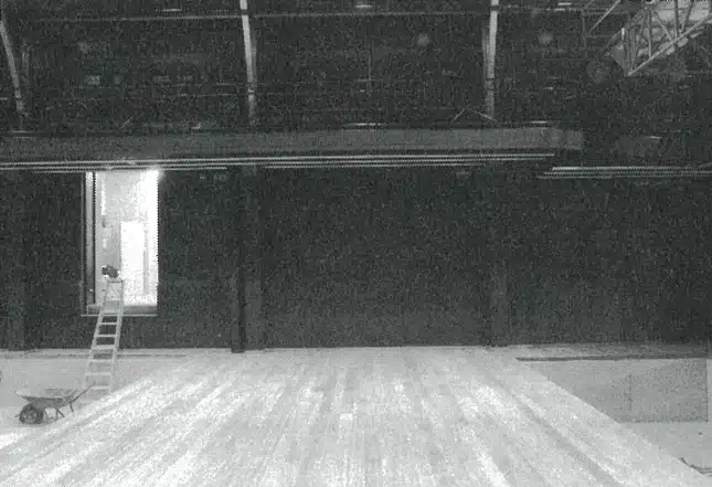 Les Halles de Schaerbeek, travaux avant le début de la nouvelle saison, 3 septembre 1998.
Photos Christian Carez.