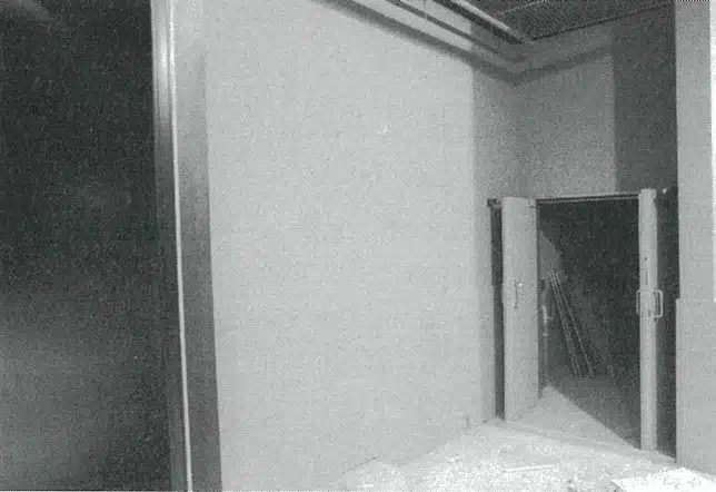 Les Halles de Schaerbeek, travaux avant le début de la nouvelle saison, 3 septembre 1998.
Photos Christian Carez.