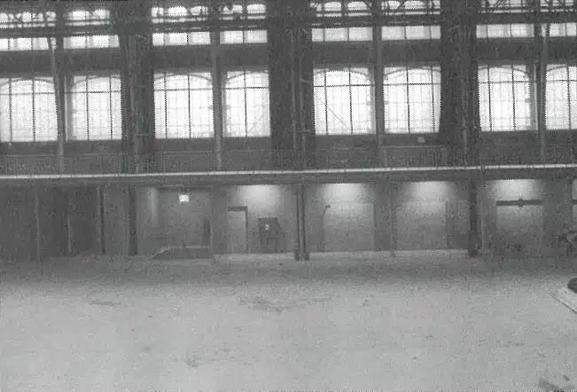 Les Halles de Schaerbeek, travaux avant le début de la nouvelle saison, 3 septembre 1998.
Photos Christian Carez.