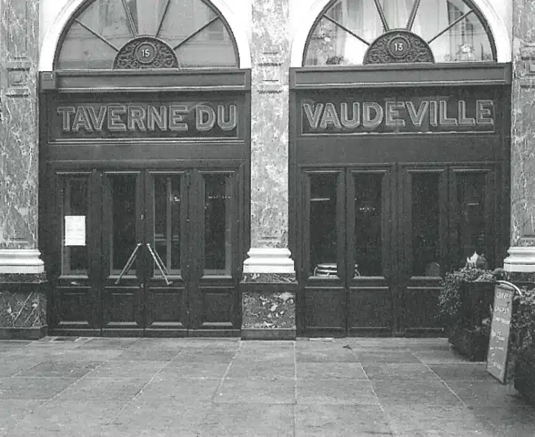Le Théâtre du Vaudeville, avant rénovation, juillet 1998. Photos Vincent Lebrun.