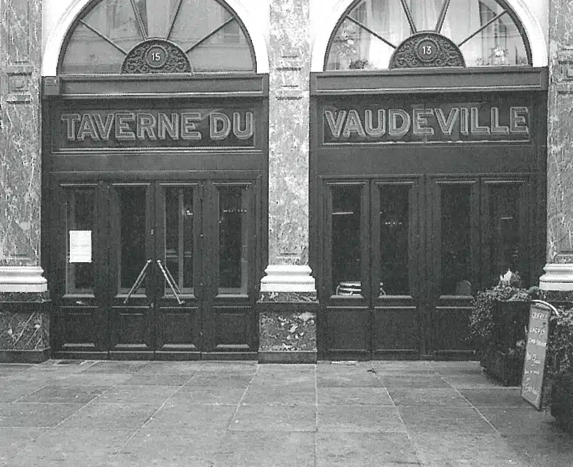 Le Théâtre du Vaudeville, avant rénovation, juillet 1998. Photos Vincent Lebrun.