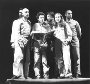 Laurent Sauvage, Gaël Baron, Josée Schulla, Marc Bodnard, Julie Pouillar etJean-Jacques Simognian dans ESCALADE ORDINAIRE de Werner Schwab, mise en scène Stanislas Nordey.