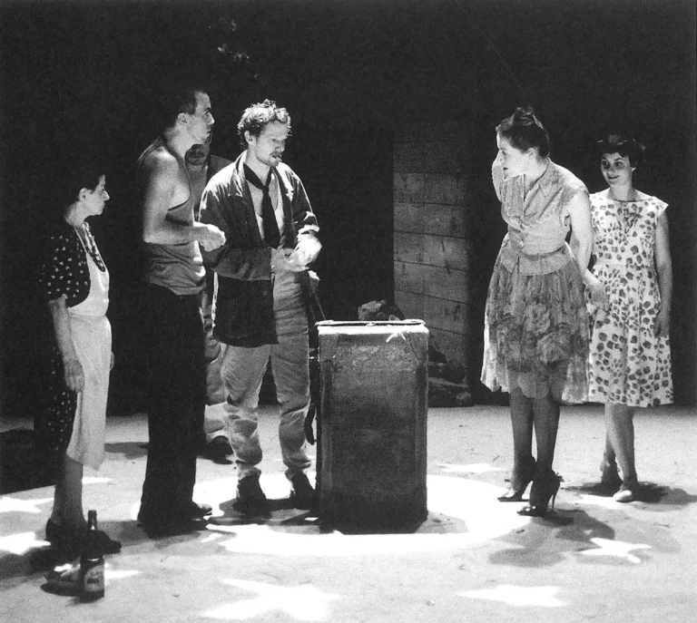 Zobeda, Robert Bouvier, Jérôme Kirscher, Anne Sée et Edwige Raffarin dans ANGEDES PEUPLIERS de Jean-Pierre Milovanoff, mise en scène de Laurence Mayor. Photo Laurencine Lot.