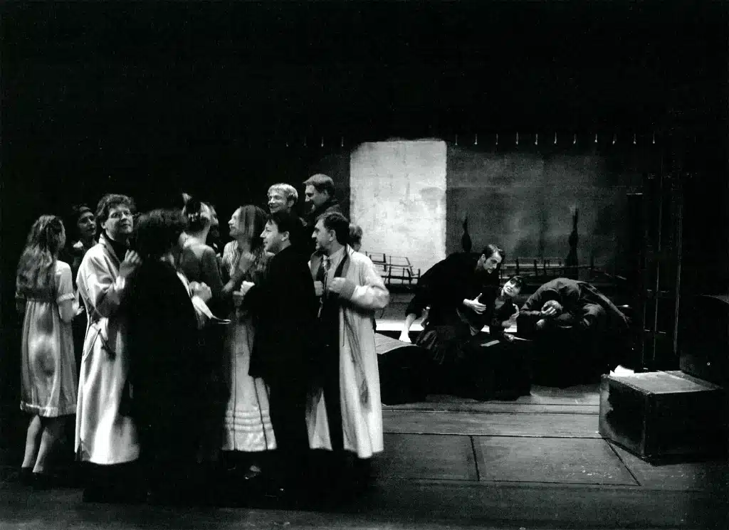 LES NOCES de Stanislas Wyspianski, mise en scène et scénographie Jerzy Grzegorzewski. Photo Wojciech Plewinski.