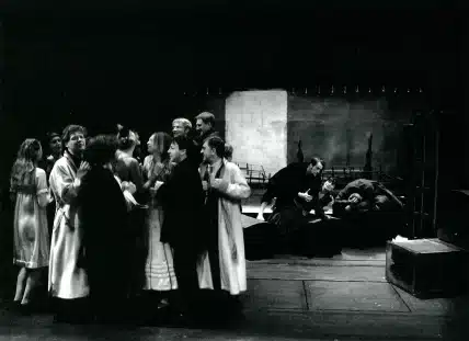 LES NOCES de Stanislas Wyspianski, mise en scène et scénographie Jerzy Grzegorzewski. Photo Wojciech Plewinski.