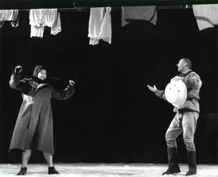 GAUDEAMUS, mise en scène Lev Dodine, par le Théâtre Maly de Saint-Petersbourg. Photo Brigitte Enguerand.